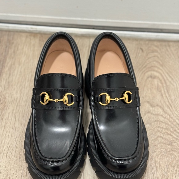 GUCCI | Women's loafer with horsebit - Picture 3 of 3